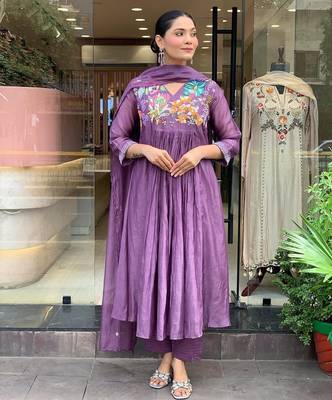Floral embroidered purple v neck cotton kurta with trouser & dupatta set 1