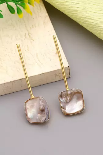 Gold color amrapali earrings