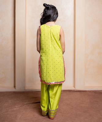 Green embroidered  georgette  kurta set 3