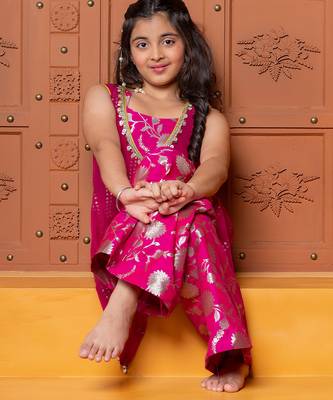 Pink embroidered  georgette three Piece co ord set 4