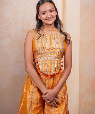 Pink embroidered  brocade lehenga 5