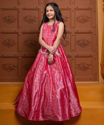 Pink embroidered  brocade lehenga 4