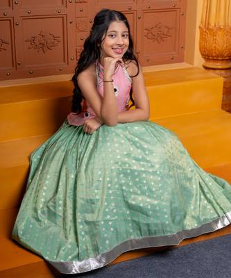 Pink and green embroidered  silk lehenga 3