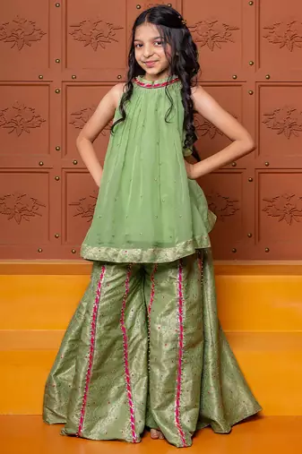 Green embroidered organza Kurta Set