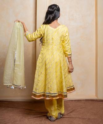Yellow embroidered  organza  kurta set 3