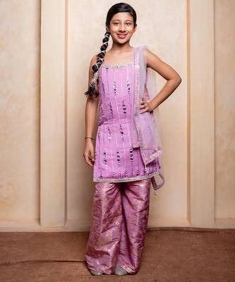 Lavender embroidered  chanderi silk  Kurta Set 3