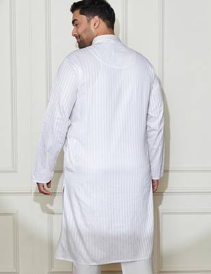 Men's white cotton blend kurta 4
