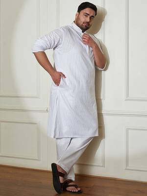 Men's white cotton blend kurta 5