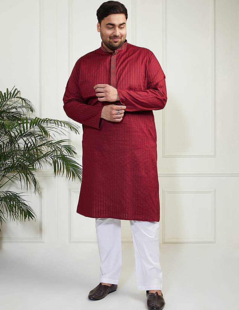 Men's maroon and white cotton blend kurta pyjama set