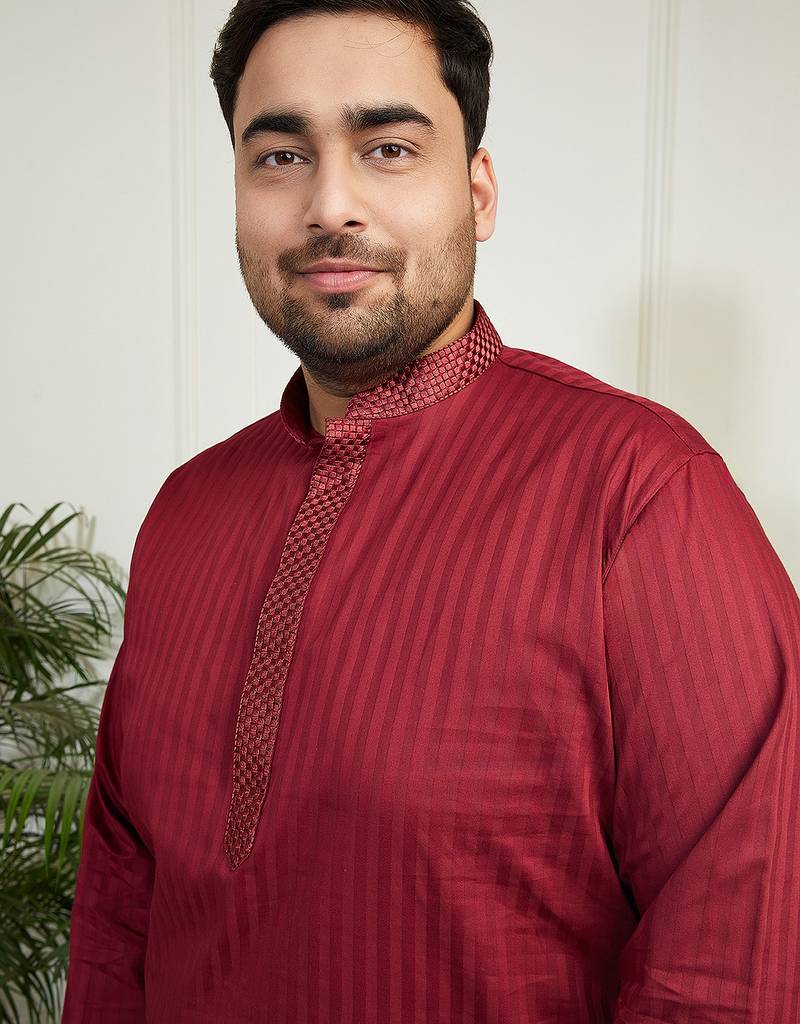 Men's maroon and white cotton blend kurta pyjama set