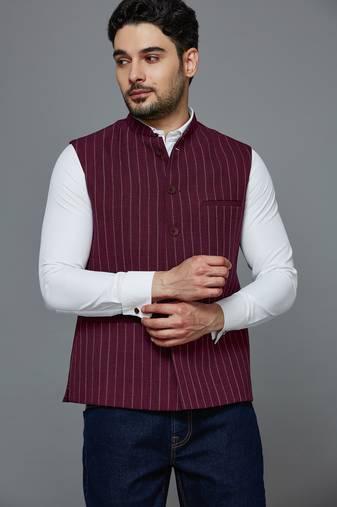 Men maroon nehru jacket with white stripes