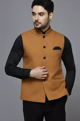 Men tan solid nehru jacket