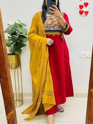Floral printed red round neck cotton floral kurta with trousers & dupatta set 2