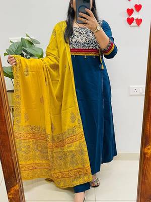 Floral printed blue round neck cotton floral kurta with trousers & dupatta set 1