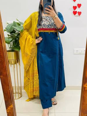 Floral printed blue round neck cotton floral kurta with trousers & dupatta set 2