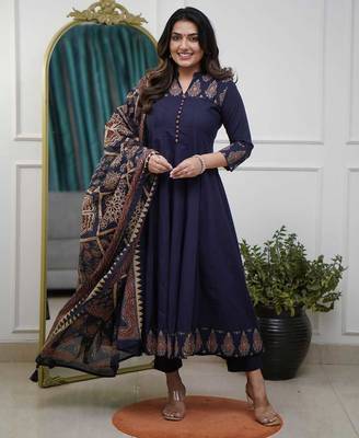 Floral printed blue round neck cotton floral kurta with trousers & dupatta set 1