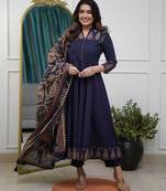 Floral printed blue round neck cotton floral kurta with trousers & dupatta set