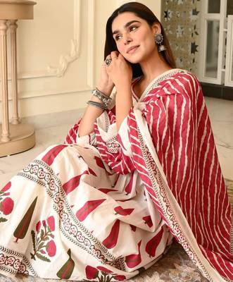 Floral printed white v neck cotton floral kurta with trousers & dupatta set 3