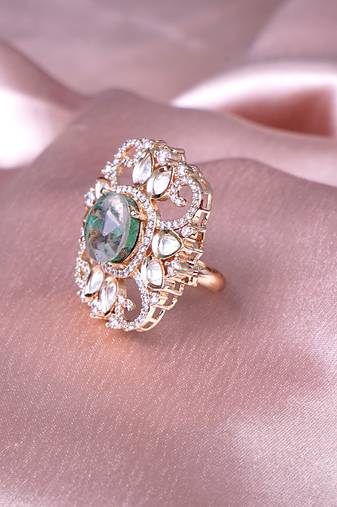 Women gold-plated adjustablering with luminous green emerald