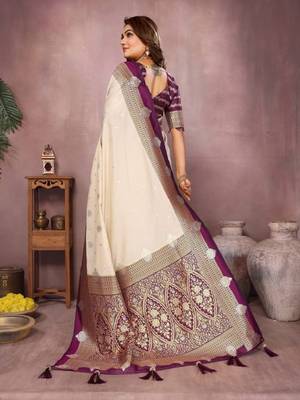 cream handloom kalamkari silk blend with zari woven design saree with blouse 2