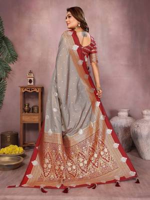grey handloom kalamkari silk blend with zari woven design saree with blouse 2