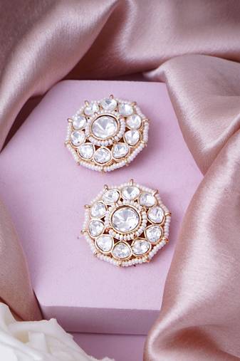 Women elegant floral design stud earrings
