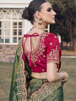 Mehendi party wear jecquard saree with designer blouse fabric 3