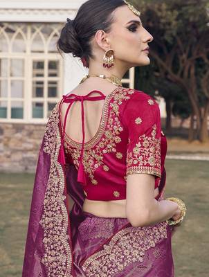 Purple party wear jecquard saree with designer blouse fabric 3