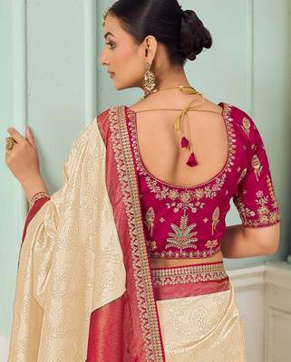 Cream party wear jecquard saree with designer blouse fabric 3