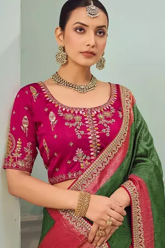 Green party wear jecquard saree with designer blouse fabric