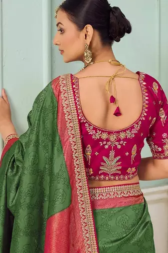 Green party wear jecquard saree with designer blouse fabric