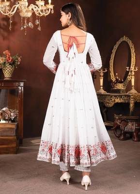 white Faux blooming embroidered sequin suit set with dupatta     elegant designer outfit with moti lace work 3