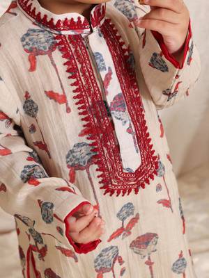 Beige floral printed chanderi kurta set 2