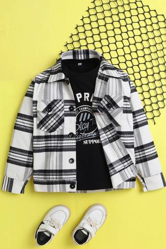 White cotton plaid shacket with printed tshirt