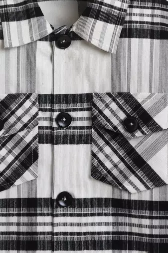 White cotton plaid shacket with printed tshirt