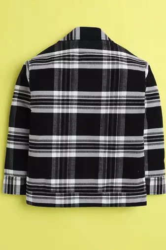 Black cotton plaid shacket with printed tshirt