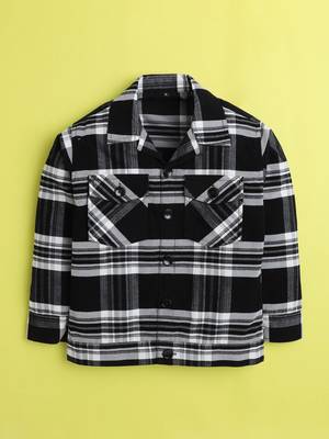 Black cotton plaid shacket with printed tshirt 3