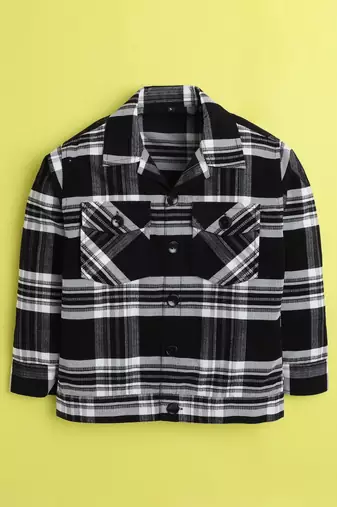 Black cotton plaid shacket with printed tshirt