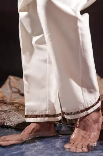 Ivory embroidered chanderi silk kurta set
