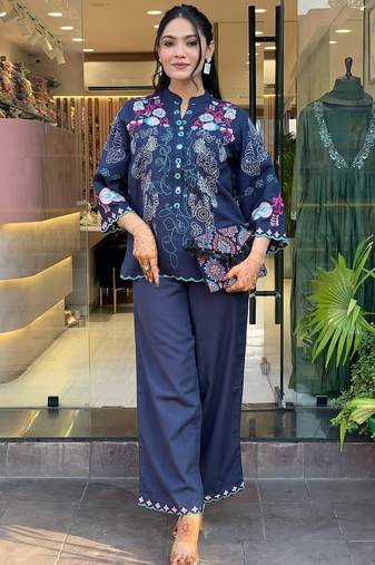 Floral printed blue round neck cotton kurta & trouser