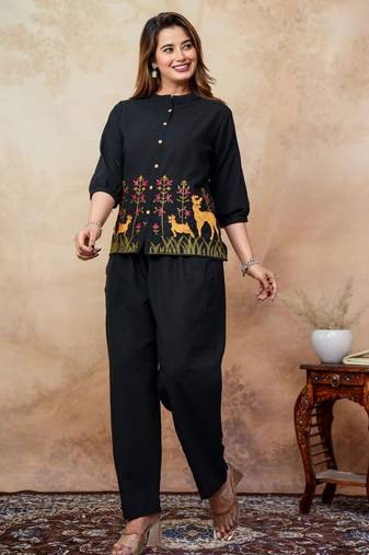 Floral embroidered black round neck cotton co-ord set