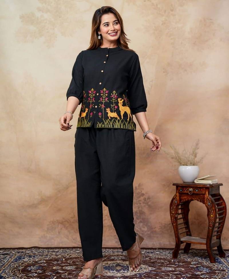 Floral embroidered black round neck cotton co-ord set