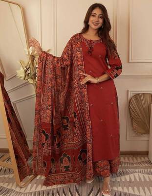 Floral embroidered brown round neck cotton kurta with trouser & dupatta set 1