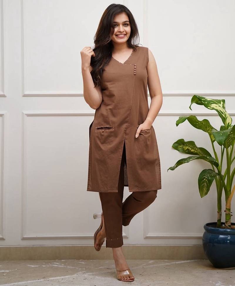 Floral printed brown v neck cotton kurta & trouser