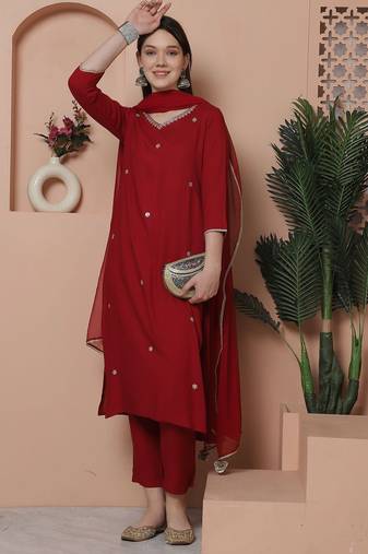 Maroon rayon slub solid kurta & pant with dupatta