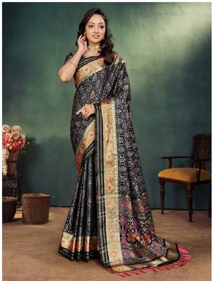 Couple combo men's kurta & pajama koti & women saree set 3