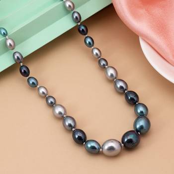 Turquoise color puwai necklace 1
