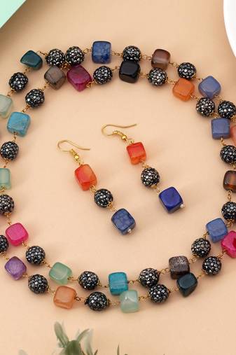 Multi color puwai necklace set