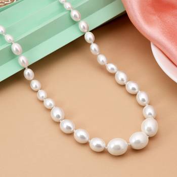 White color puwai necklace 1