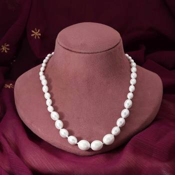 White color puwai necklace 2